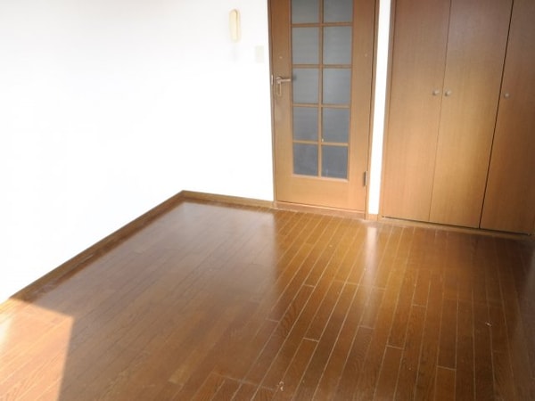 寝室(他のお部屋の参考写真となります)
