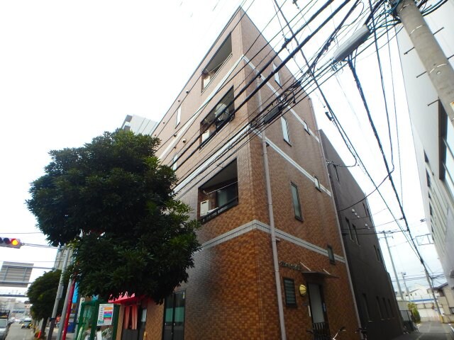 物件外観写真1　(2002年完成マンション♪)