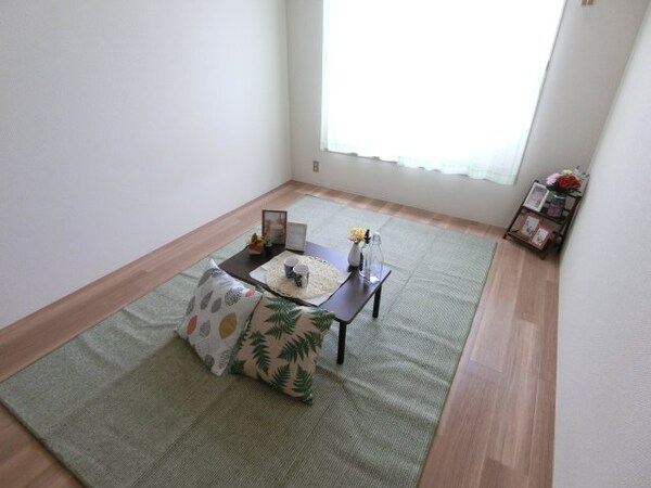 洋室(他のお部屋の参考写真となります。)