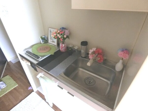 キッチン(他のお部屋の参考写真となります。)