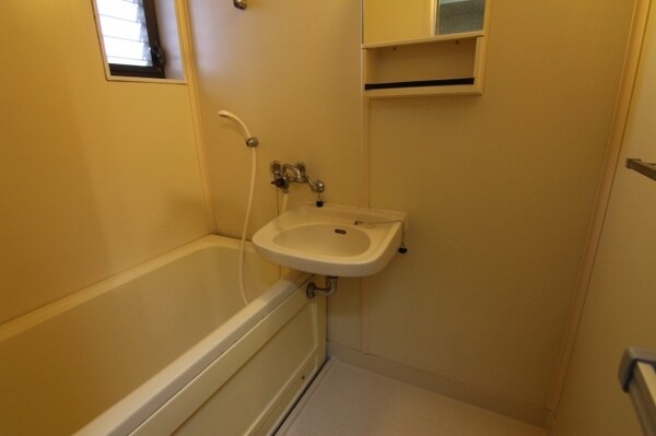 浴室(他のお部屋の参考写真となります。)