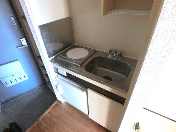 キッチン(他のお部屋の参考写真となります。)