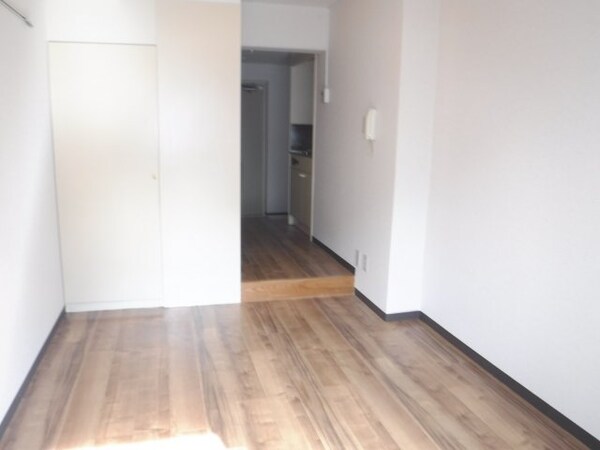 寝室(他のお部屋の参考写真となります。)