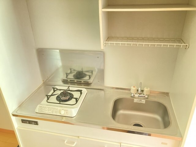 物件内観写真3　(同間取反転のお部屋の参考写真となります。)