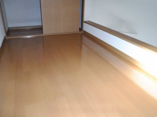 洋室(反転のお部屋の参考写真となります。)