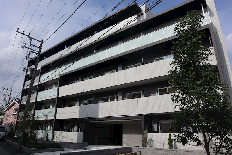 物件外観写真1　(2019年完成オートロックマンション！)