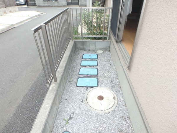 バルコニー(他のお部屋の参考写真となります。)