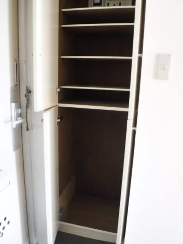 収納(他のお部屋の参考写真となります。)