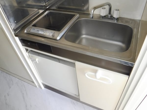 キッチン(他のお部屋の参考写真となります。)