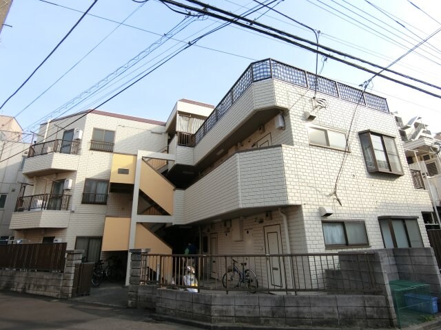 物件外観写真1　(ブレーメン商店街至近で生活便利です♪)