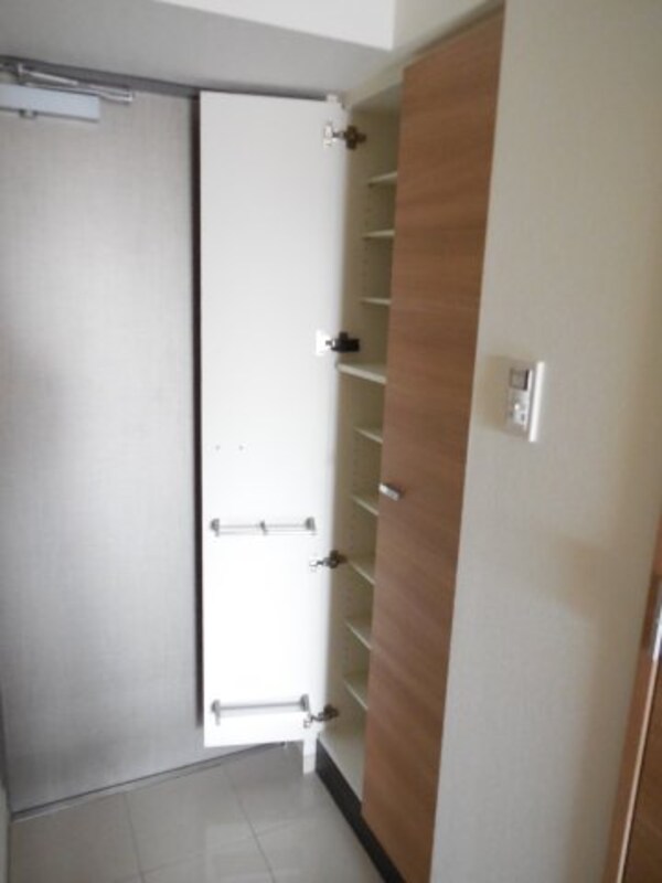 収納(他のお部屋の参考写真となります。)
