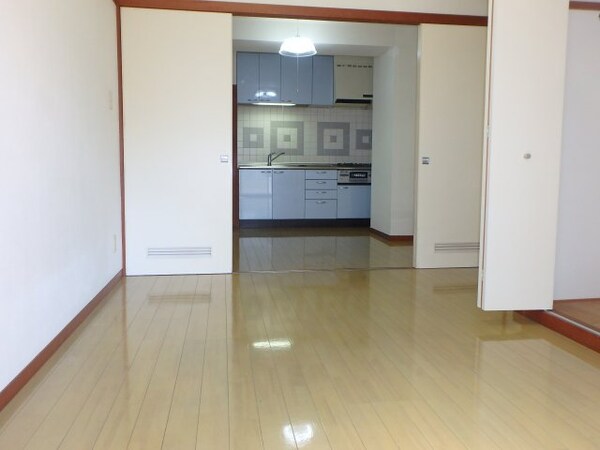 寝室(他のお部屋の参考写真となります。)