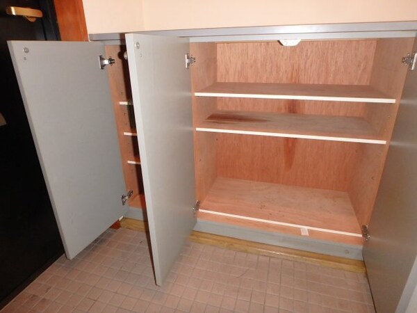 玄関(他のお部屋の参考写真となります。)