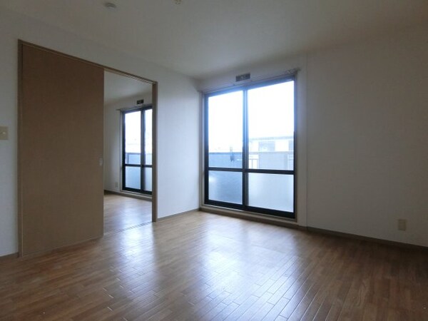 寝室(他のお部屋の参考写真となります。)