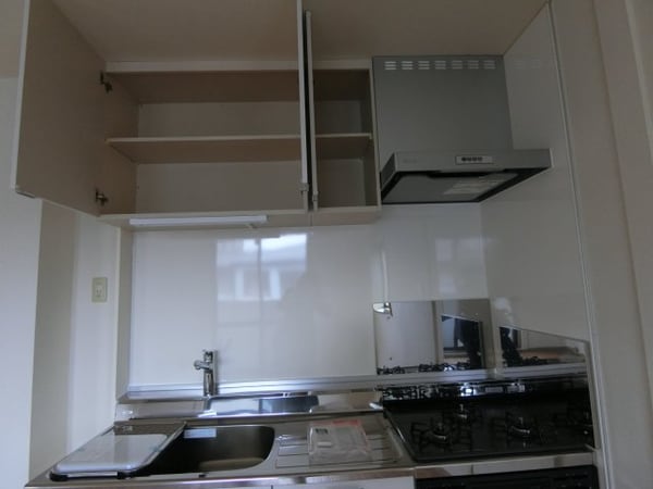 キッチン(他のお部屋の参考写真となります。)