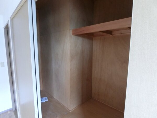 収納(他のお部屋の参考写真となります。)