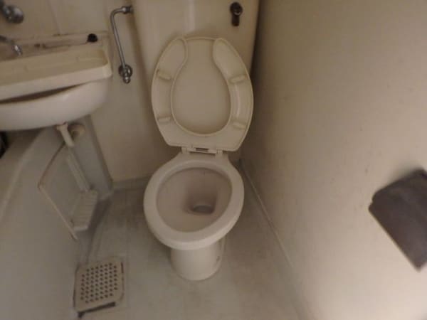 トイレ(他のお部屋の参考写真となります。)