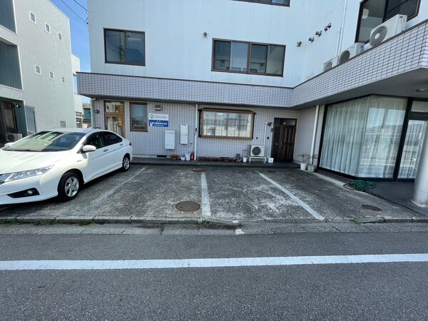 駐車場・駐輪場