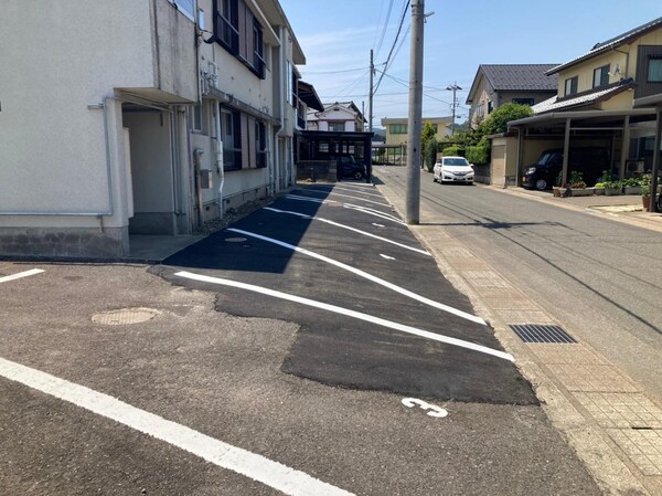 駐車場・駐輪場