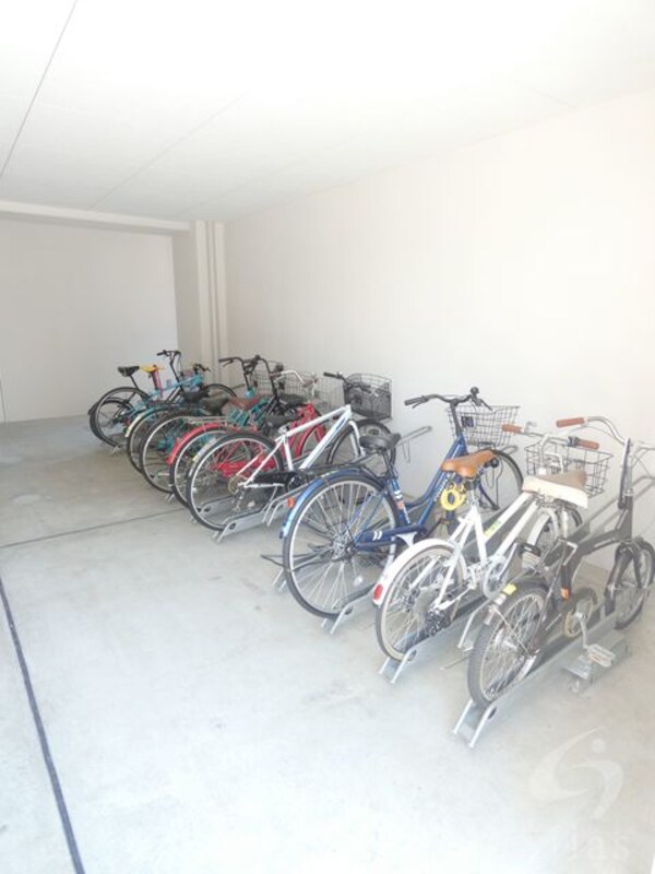 敷地内/建物