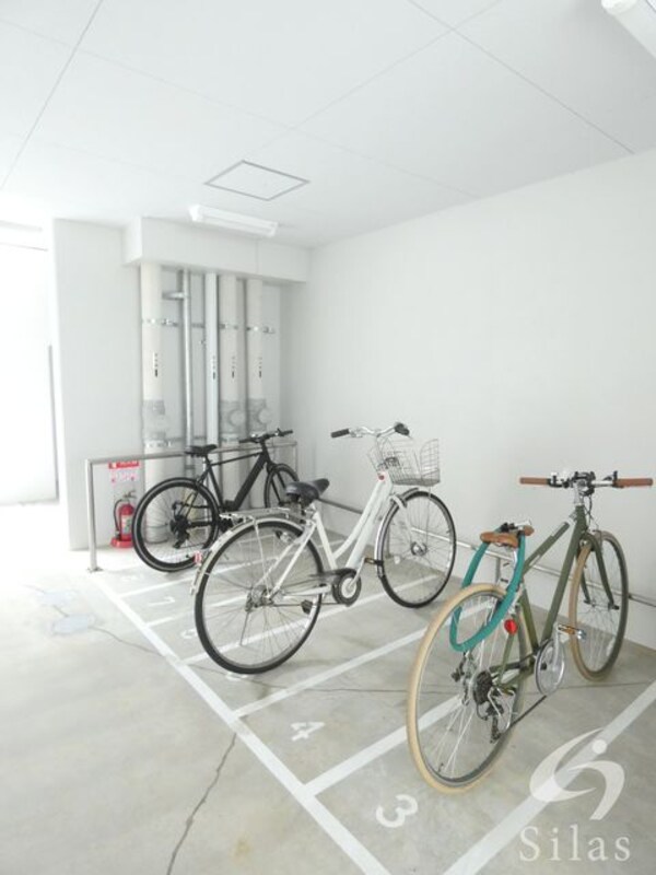敷地内/建物
