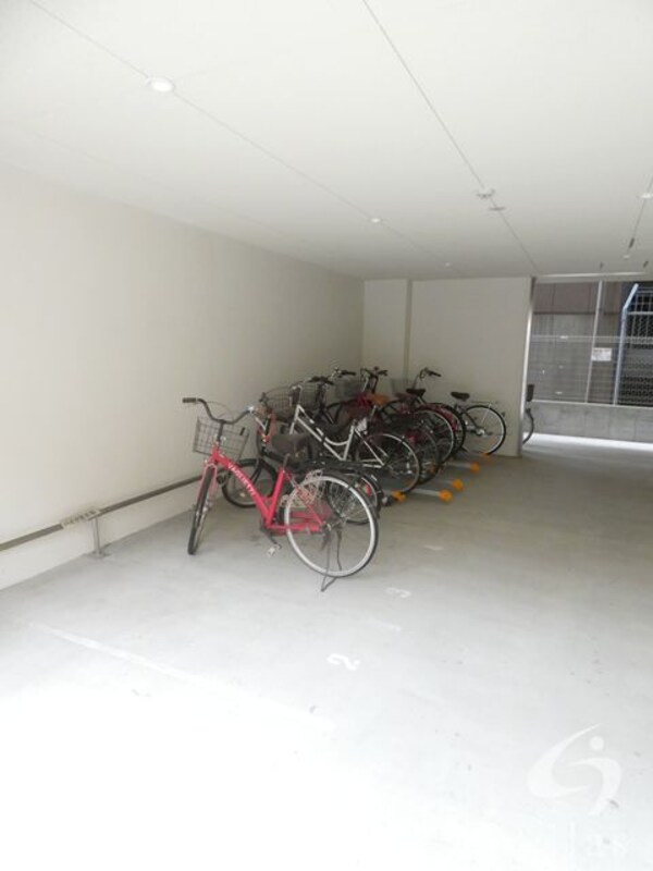敷地内/建物