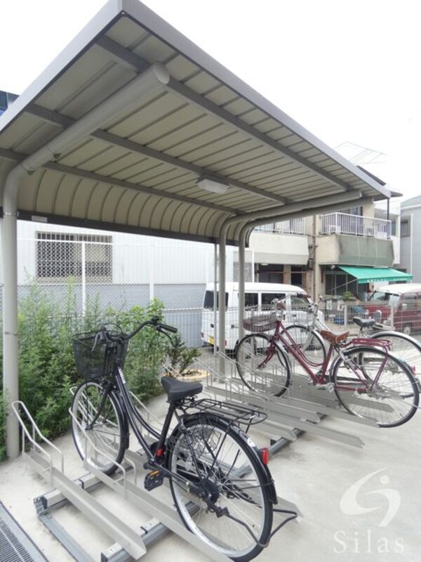 敷地内/建物