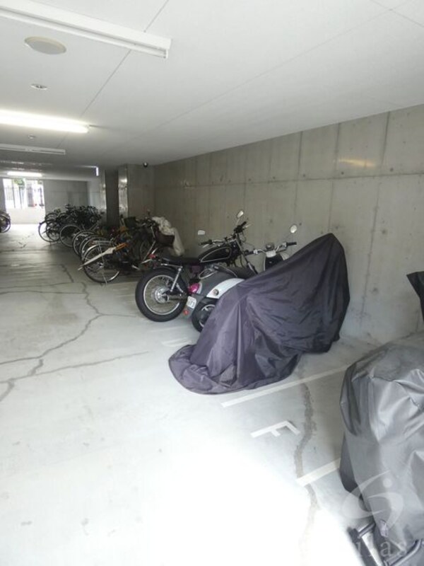 敷地内/建物