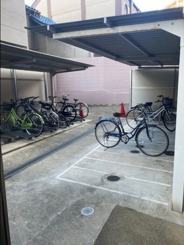 敷地内/建物