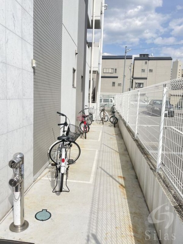 敷地内/建物