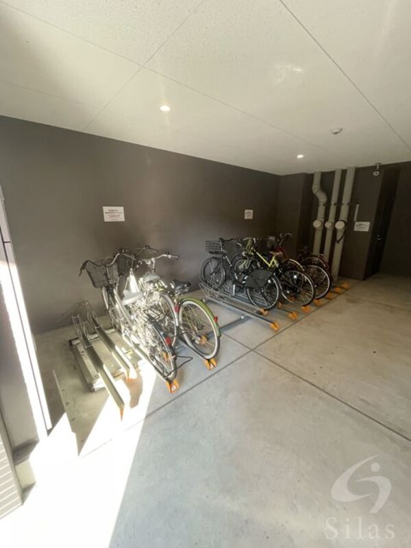 敷地内/建物