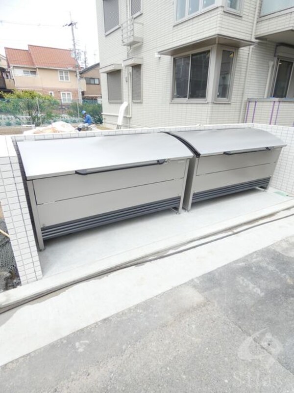 敷地内/建物