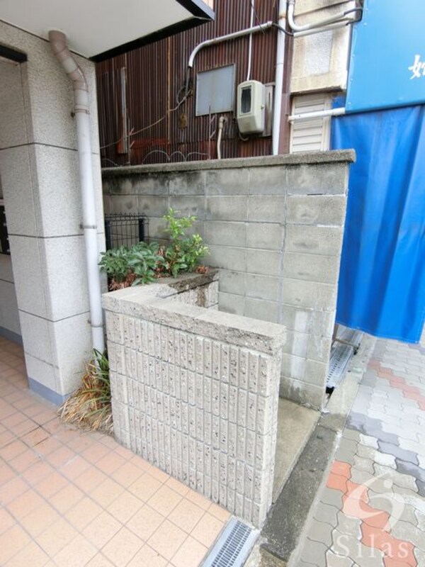 敷地内/建物