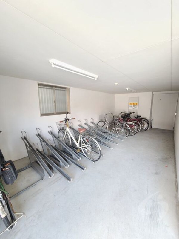 敷地内/建物
