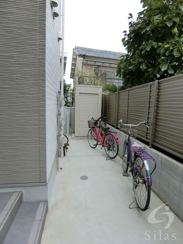 敷地内/建物