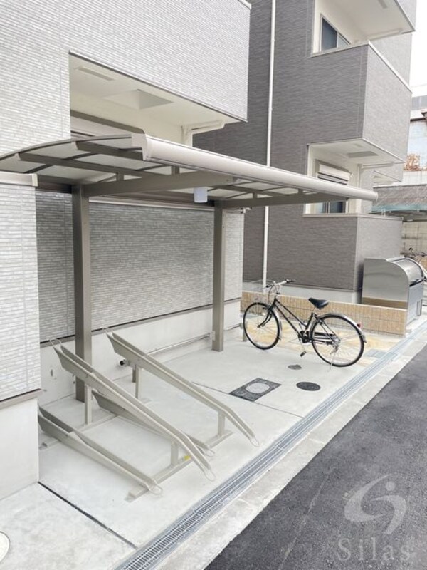 敷地内/建物