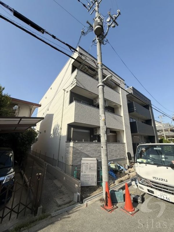 建設中