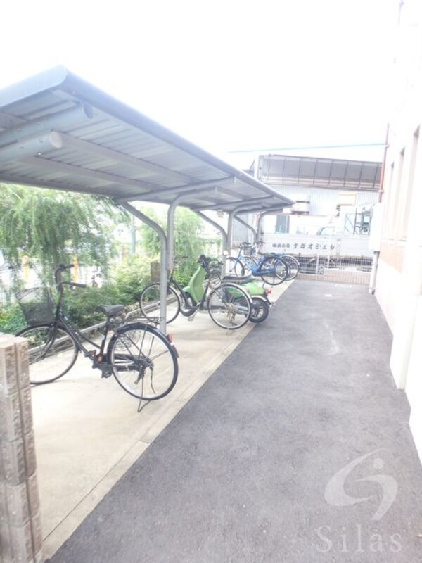 敷地内/建物
