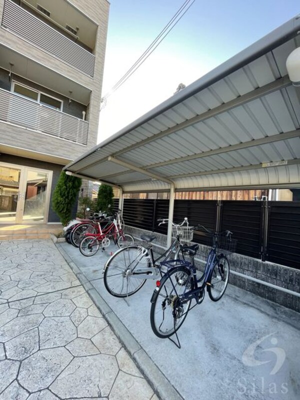 敷地内/建物