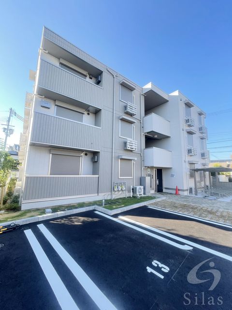 トリシア　クレール