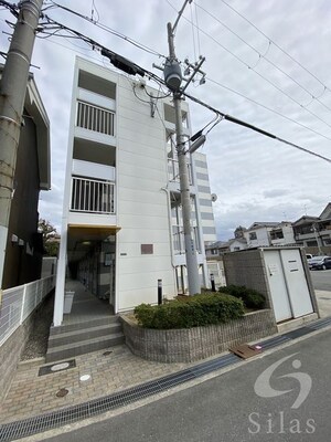 レオパレスボムール外観写真