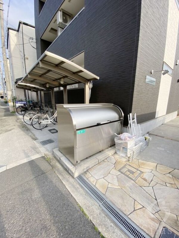 敷地内/建物