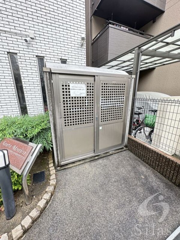敷地内/建物