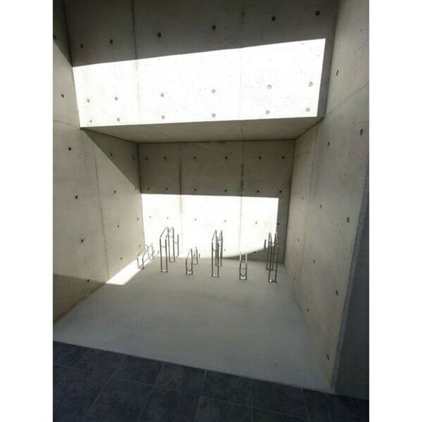 敷地内/建物