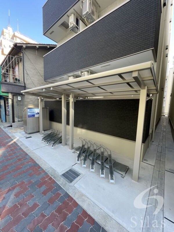 敷地内/建物