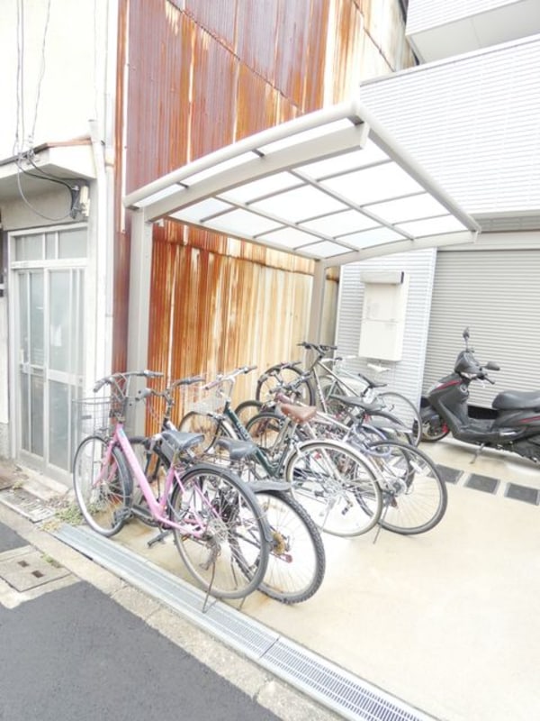 敷地内/建物