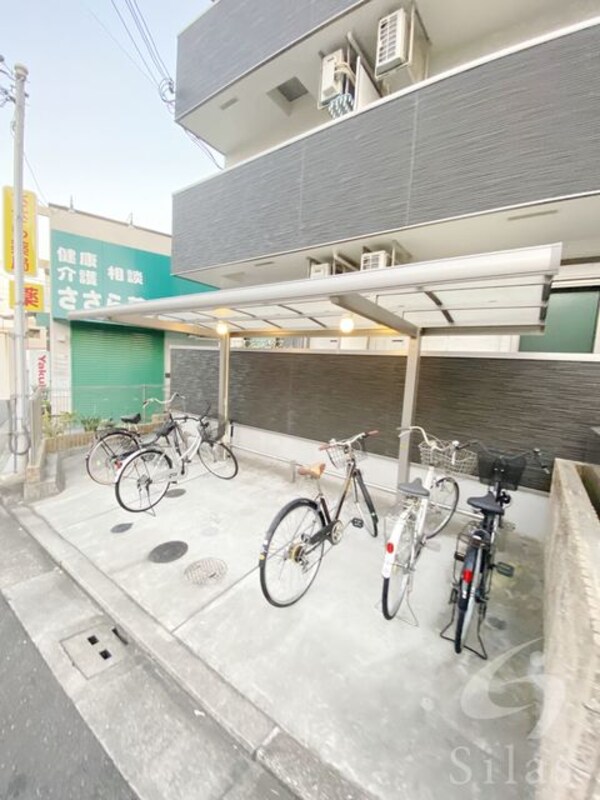 敷地内/建物
