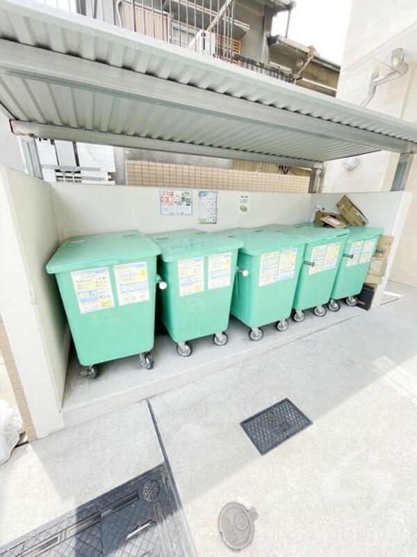 敷地内/建物