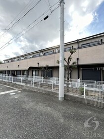 阪和線・羽衣線 津久野駅 2階建 築23年の外観写真