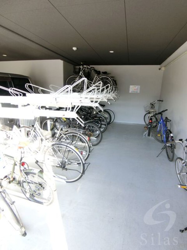 敷地内/建物